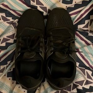 Black new balance running shoes
